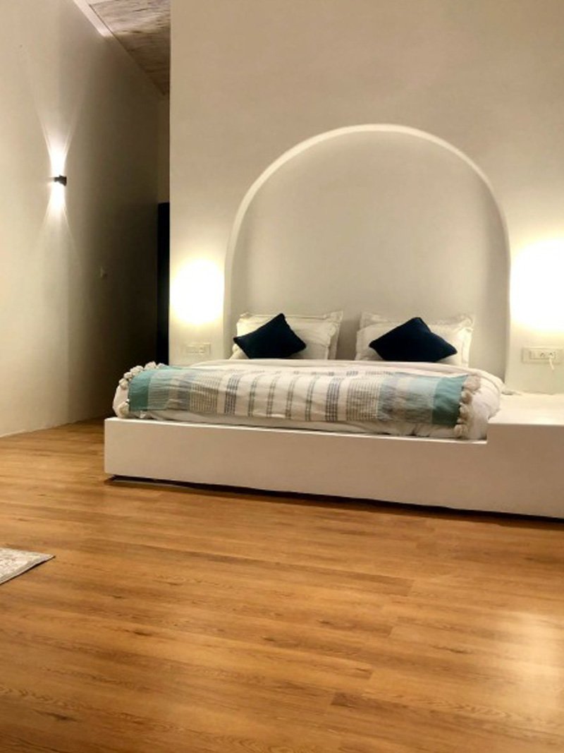 Infinity-Room-with-Jacuzzi-Room-0002