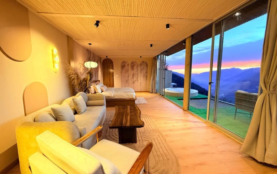 Romantic couple friendly premium room in Manali