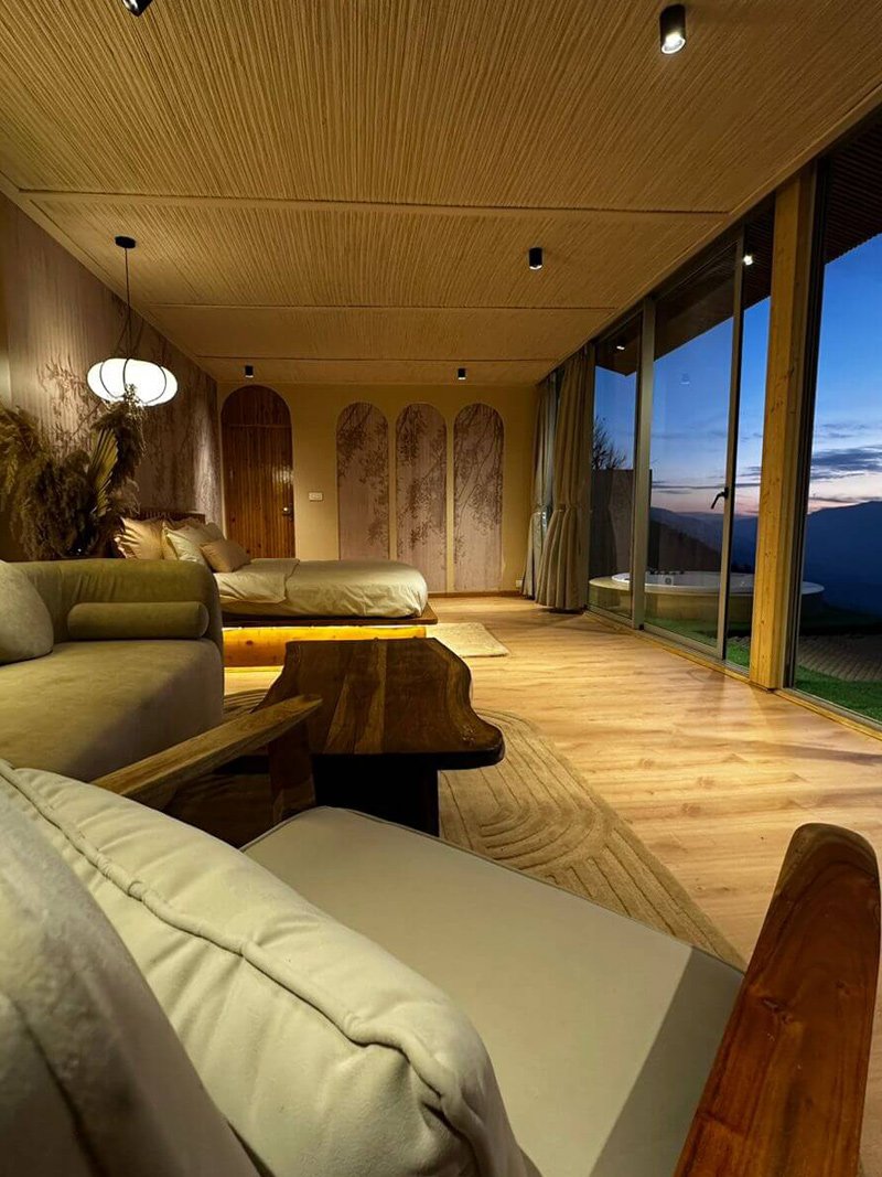 Glass-house-Manali-White-Musk-06