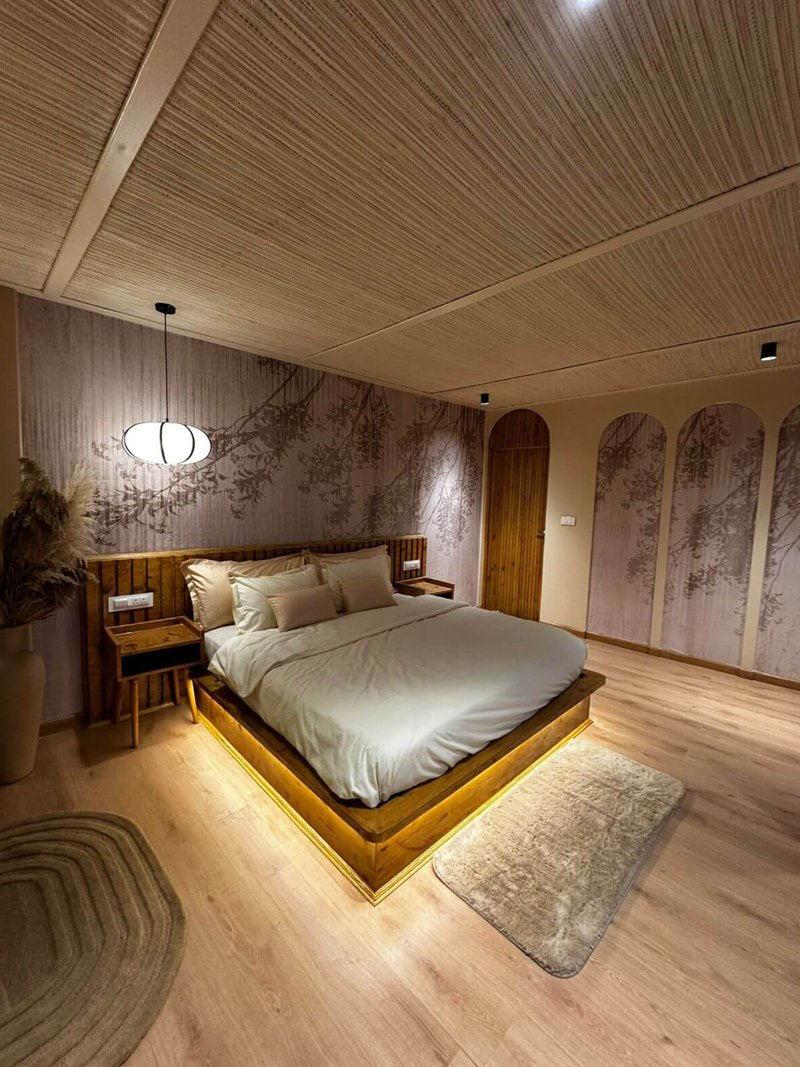 Glass-house-Manali-White-Musk-07